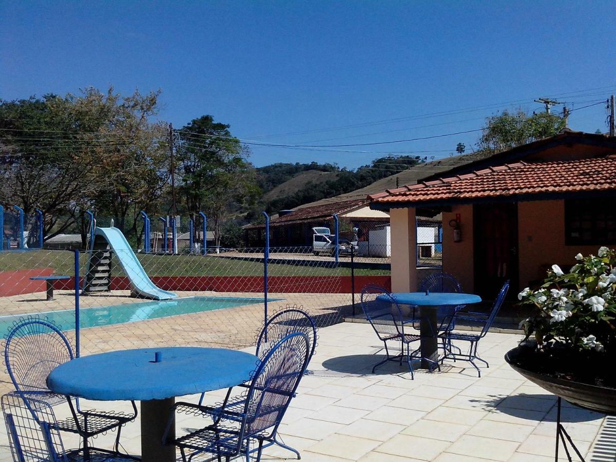 Pousada E Pesqueiro Trem Do Peixe Monte Alegre do Sul Ngoại thất bức ảnh