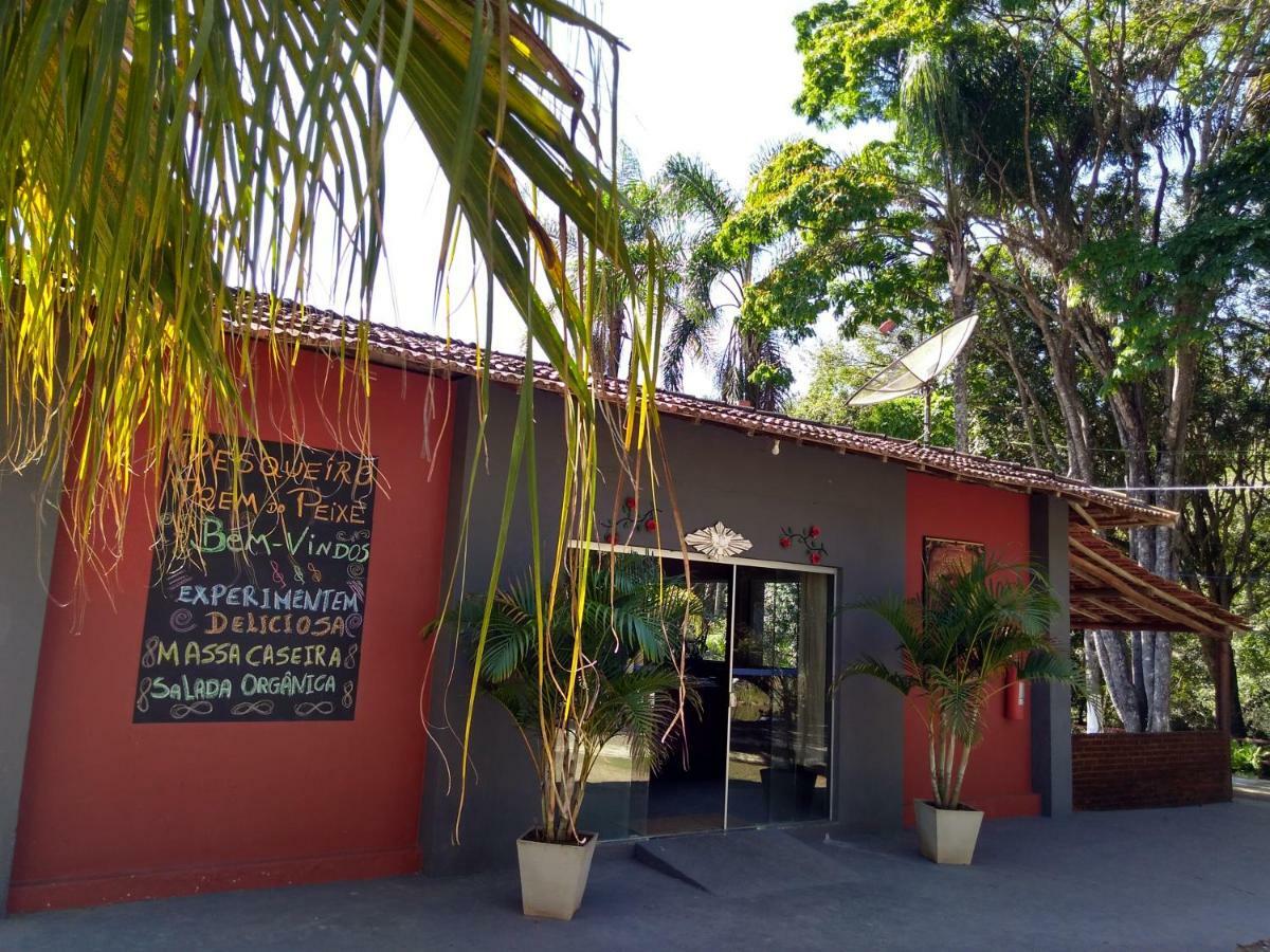 Pousada E Pesqueiro Trem Do Peixe Monte Alegre do Sul Ngoại thất bức ảnh